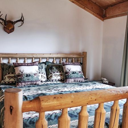 Rock Lake Lodge Rock Lake Lodge Provincial Park Экстерьер фото