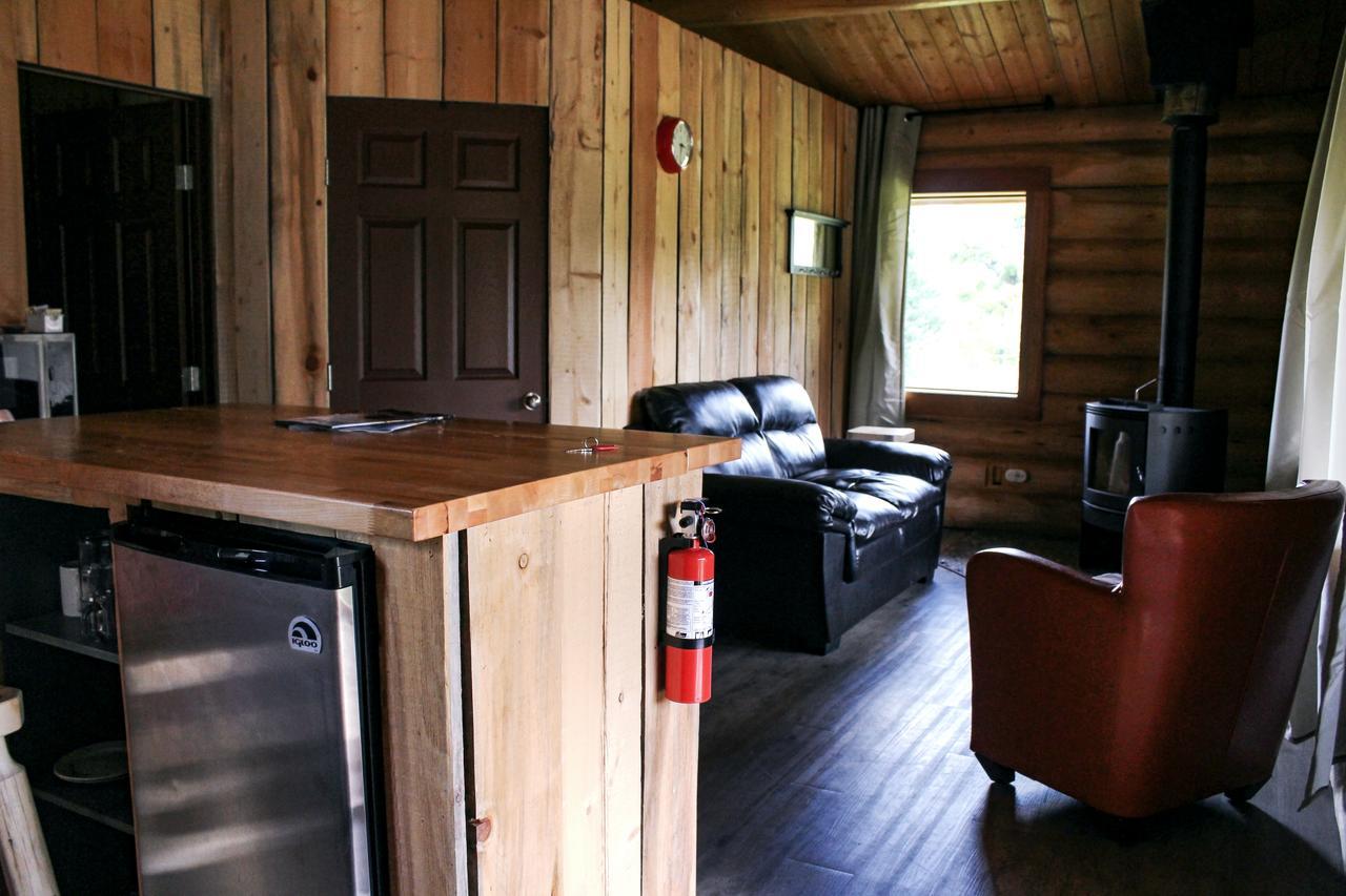 Rock Lake Lodge Rock Lake Lodge Provincial Park Экстерьер фото